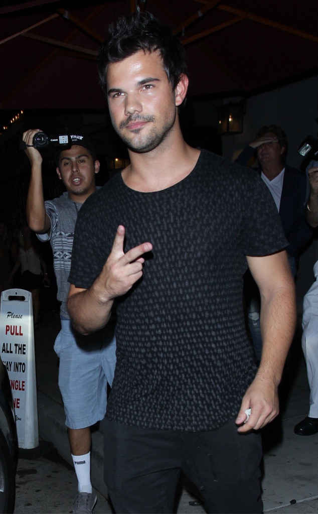 Taylor Lautner enjoys dinner at Craig's with a mystery girl (September 01)